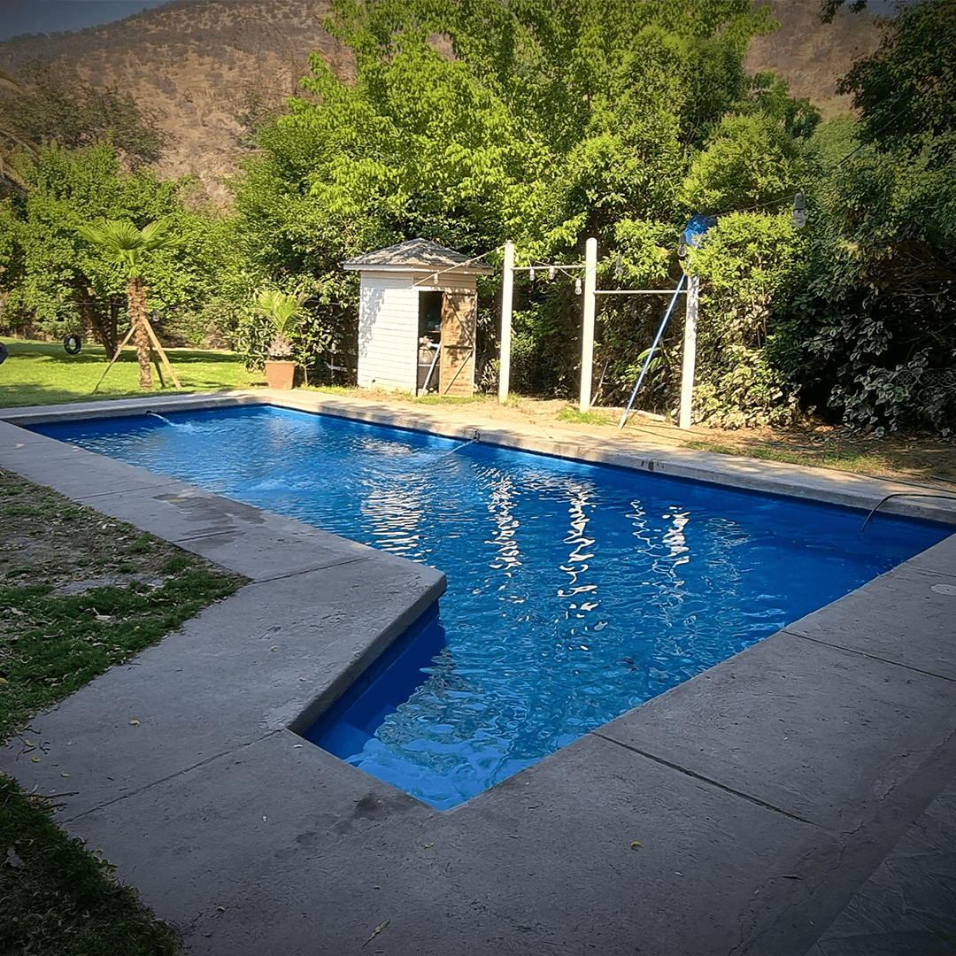 Piscina con diseño moderno